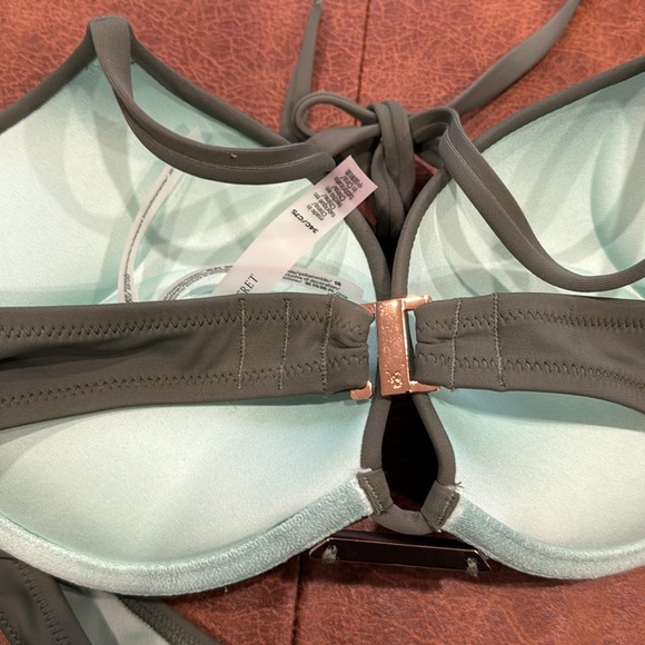 NWT Victoria’s Secret bikini 34c top and small bottoms - Picture 3 of 10